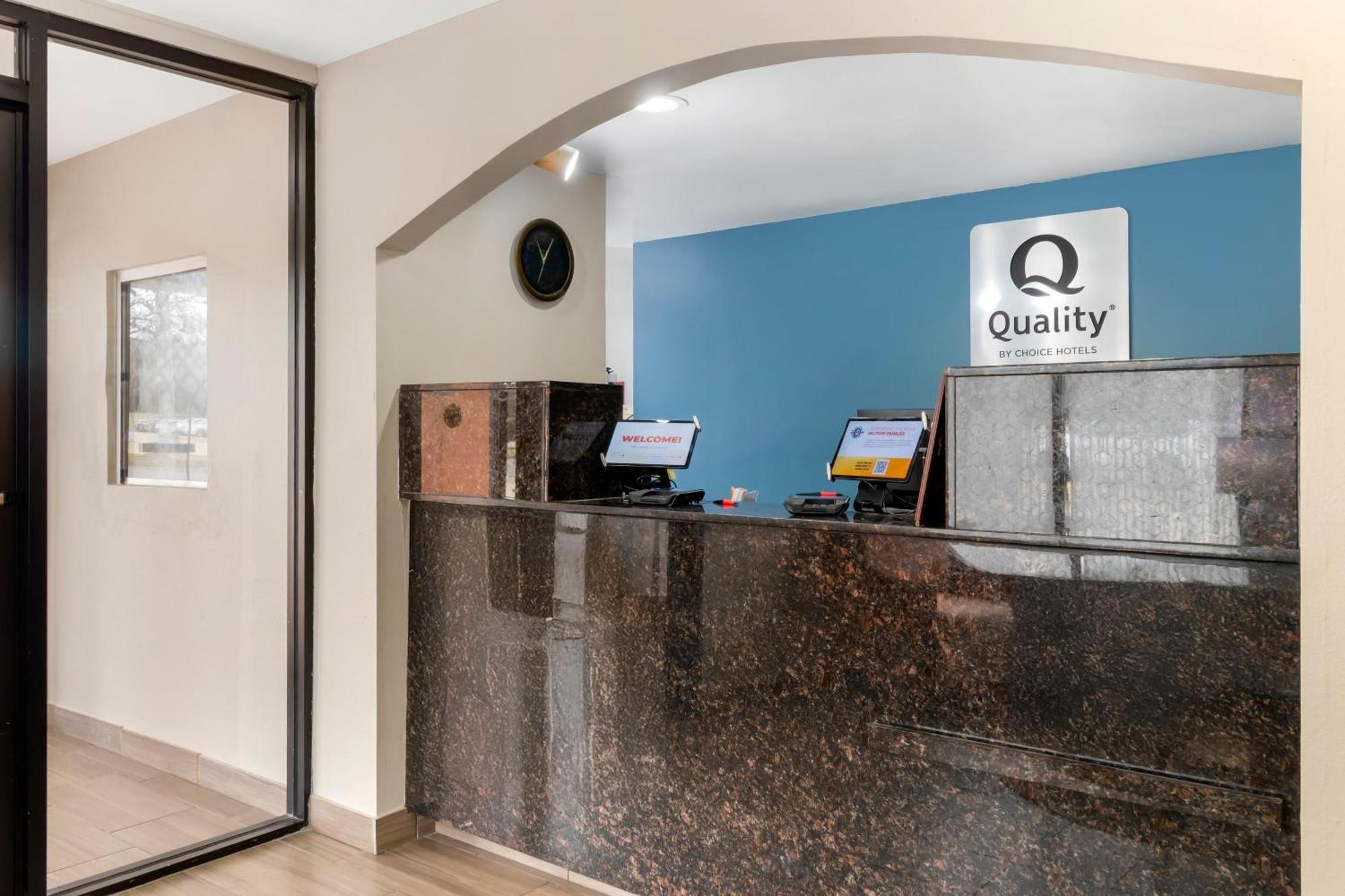 Quality Inn & Suites Decatur Priceville I-65 Exterior photo